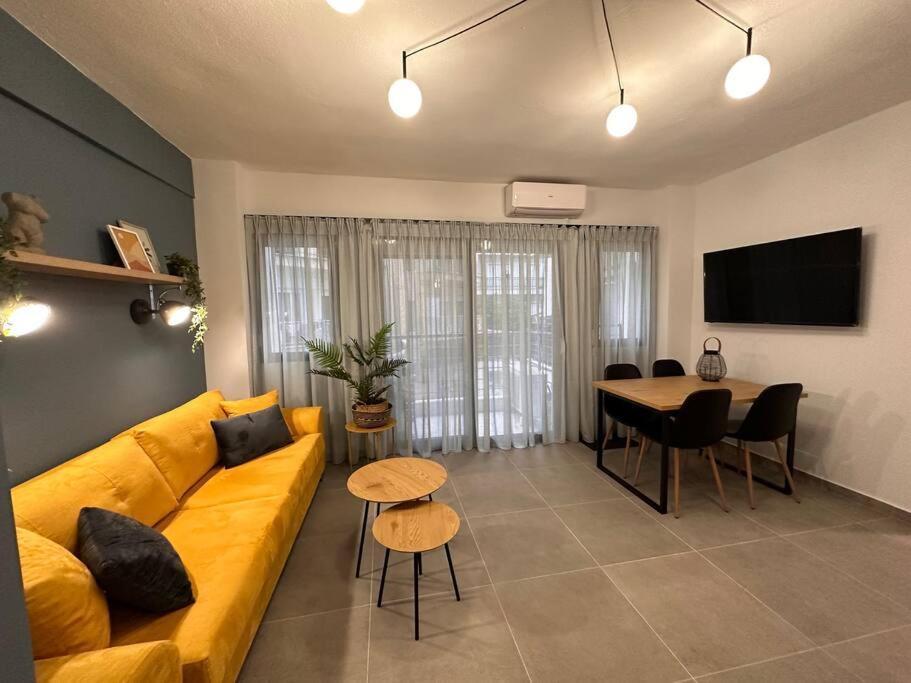 The Yellowblue Apartment, Downtown Салоники Экстерьер фото